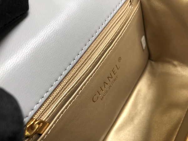 シャネルバッグ角部分ディテール